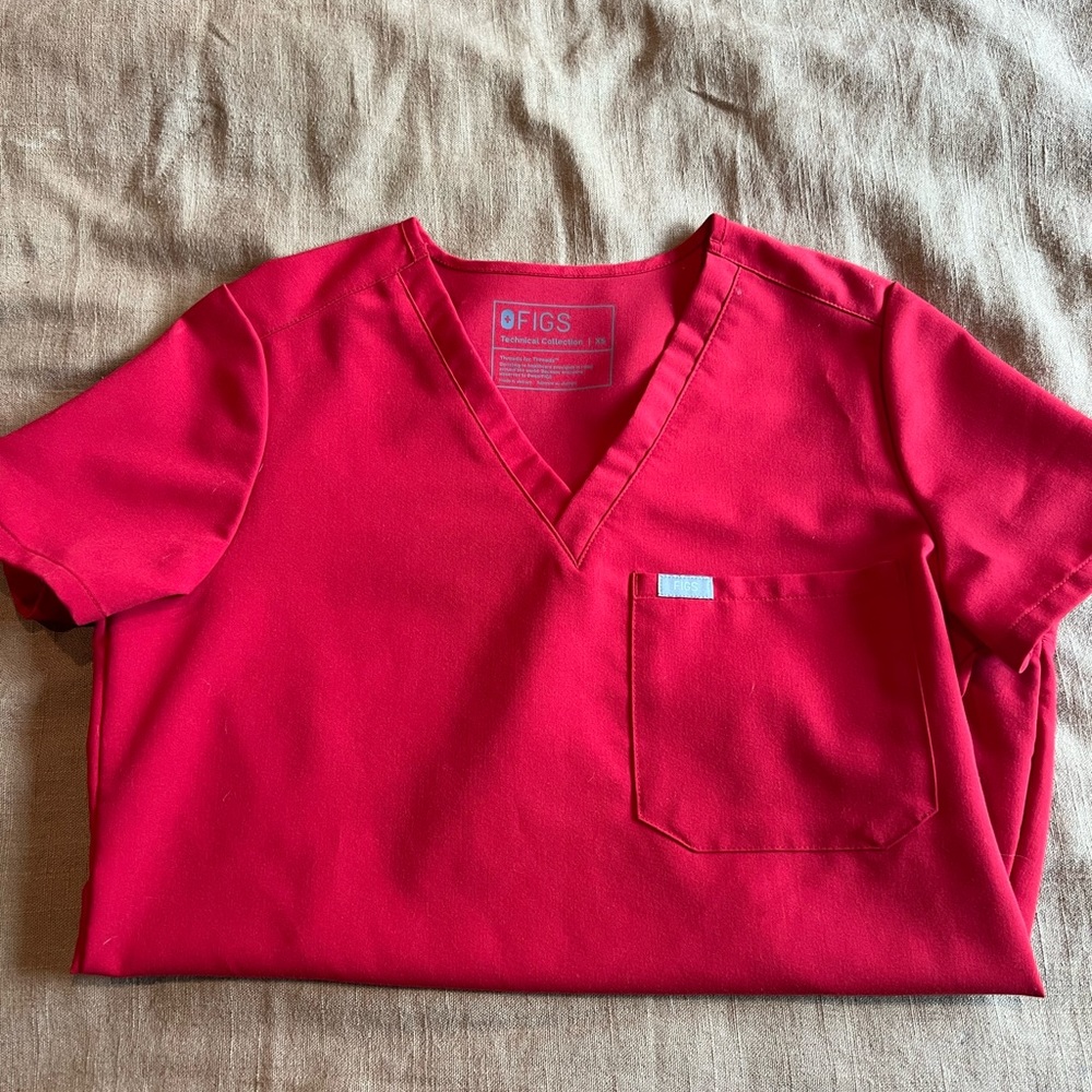 Winning Red Scrub Top❤️